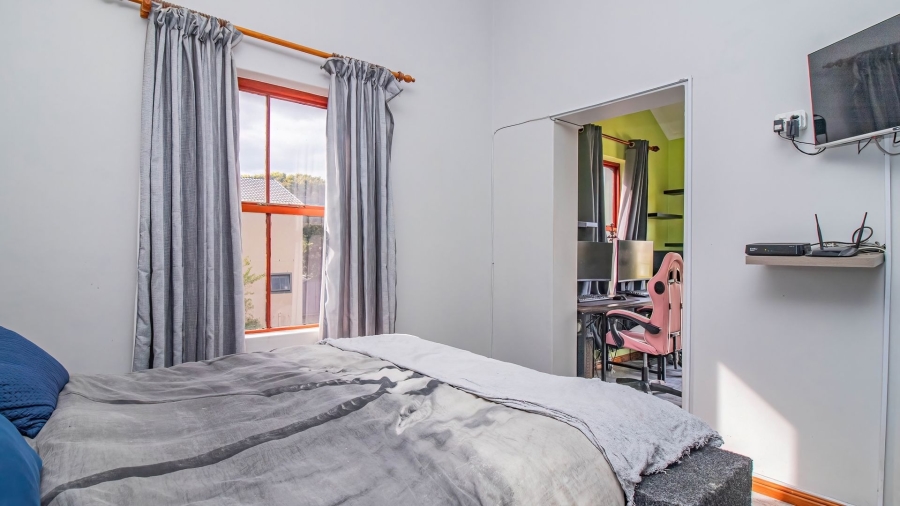 4 Bedroom Property for Sale in Sandbaai Western Cape